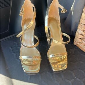 Marc Fisher Gold Platform Strappy Block Heel Sandals Size 9M Metallic